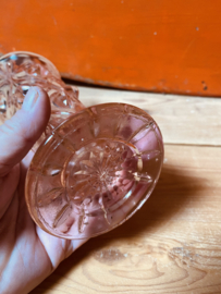 Vaasje van roze persglas