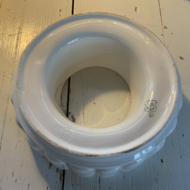 Porseleinen rijstring.