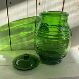 Groene glazen pot