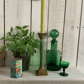 Vintage fles met stop van groen glas