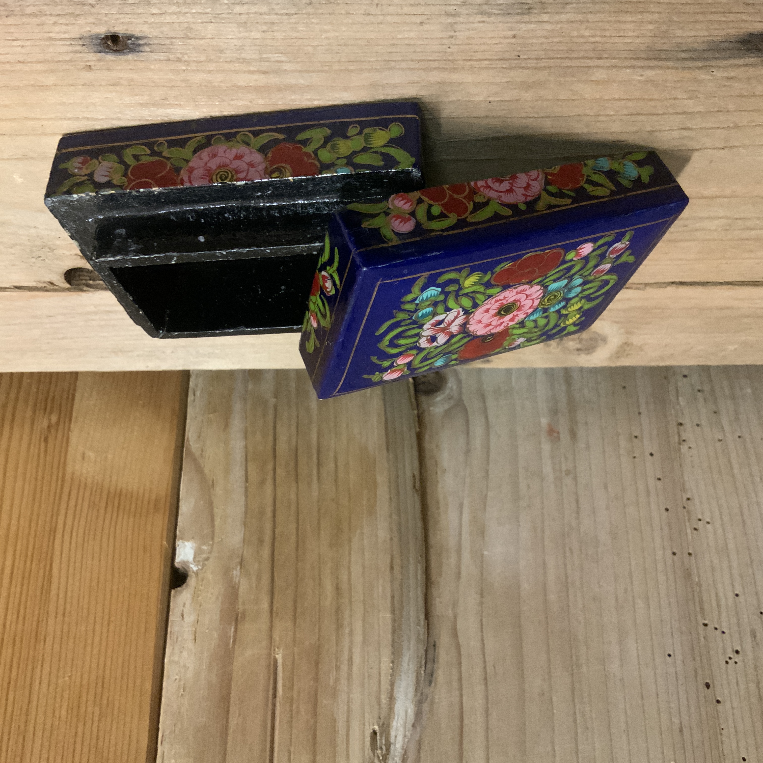 Papier-maché doosje