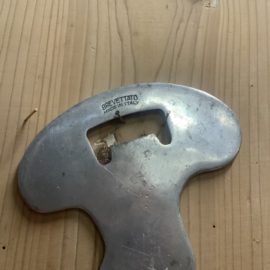 Grote vintage flessen opener