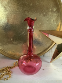 Vaasje framboise kleurig.