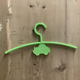 Set van 4 Vintage kinderkleding hangers ( set 2)