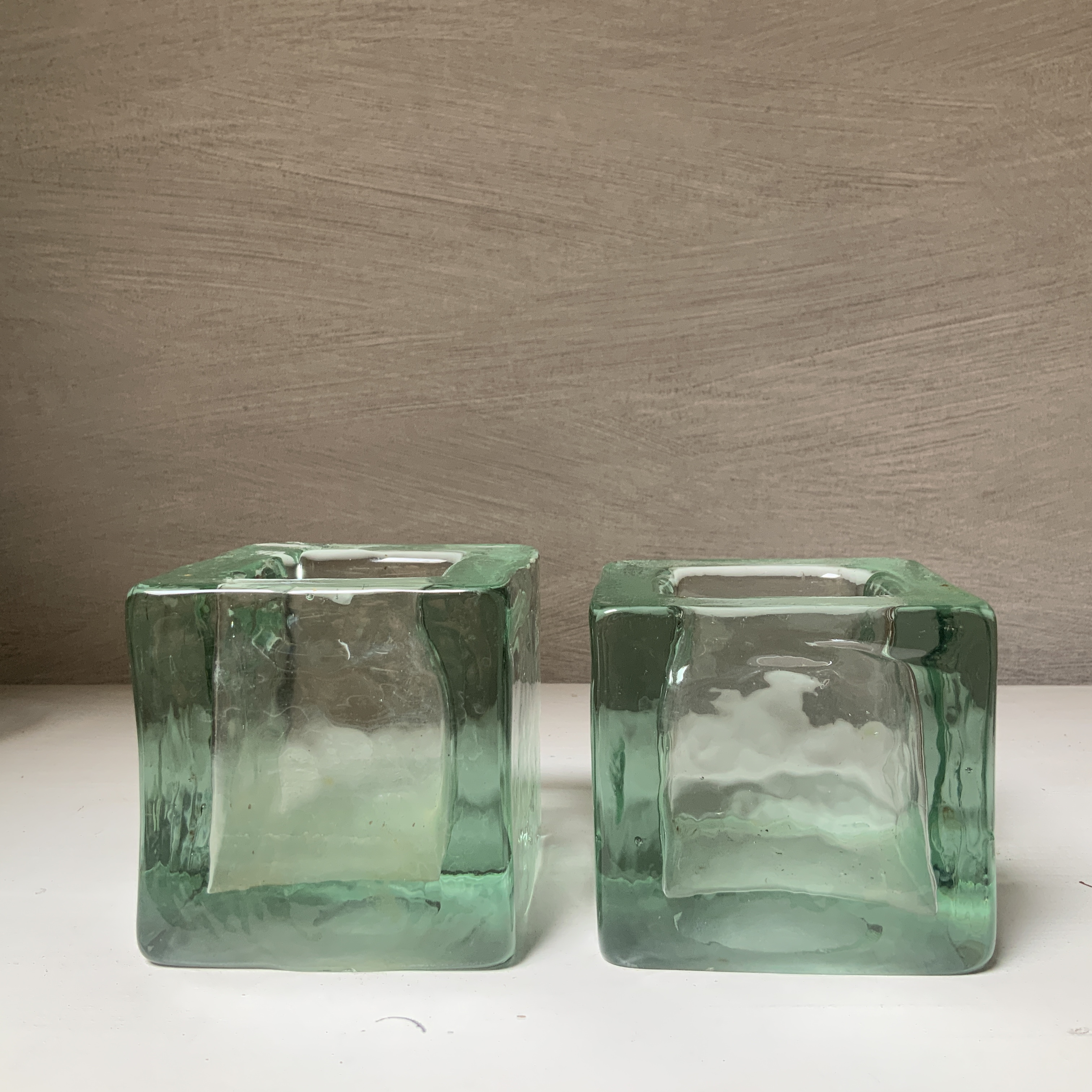 Een set van 2 “ ice cubes”