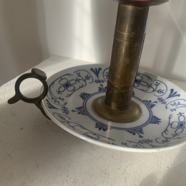 Kandelaar gemaakt van een oud schoteltje