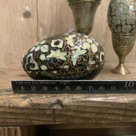 Papier-maché EI doosje