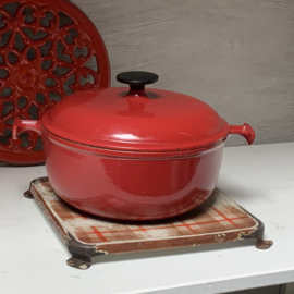 Een pan van LE CREUSET