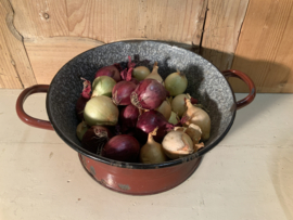 Brocante vergiet, bruin /grijs geëmailleerd.