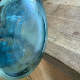 Turqoise kan van glas