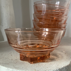 Set van 6 roze persglas ( bowl) schaaltjes