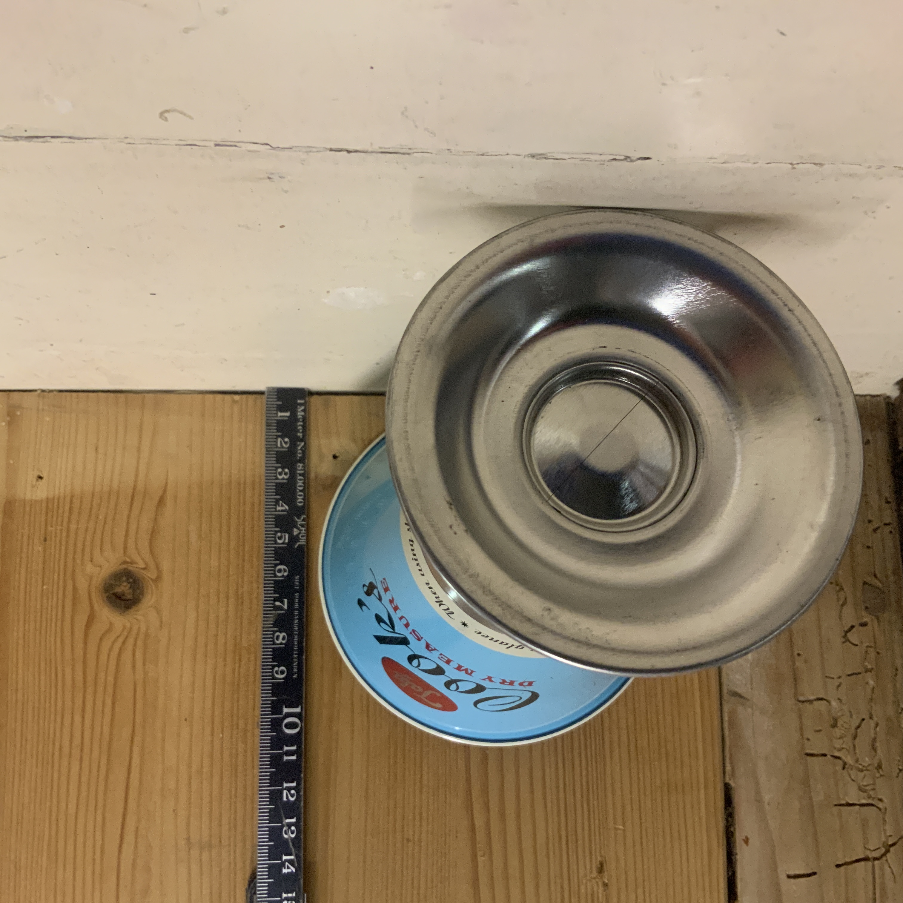 Vintage metalen maatbeker TALA