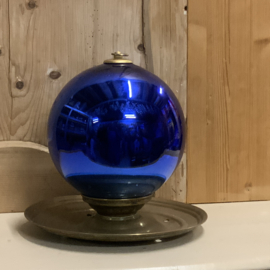 Een ENORME kerstbal