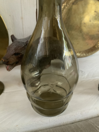 Karafje van rookglas.
