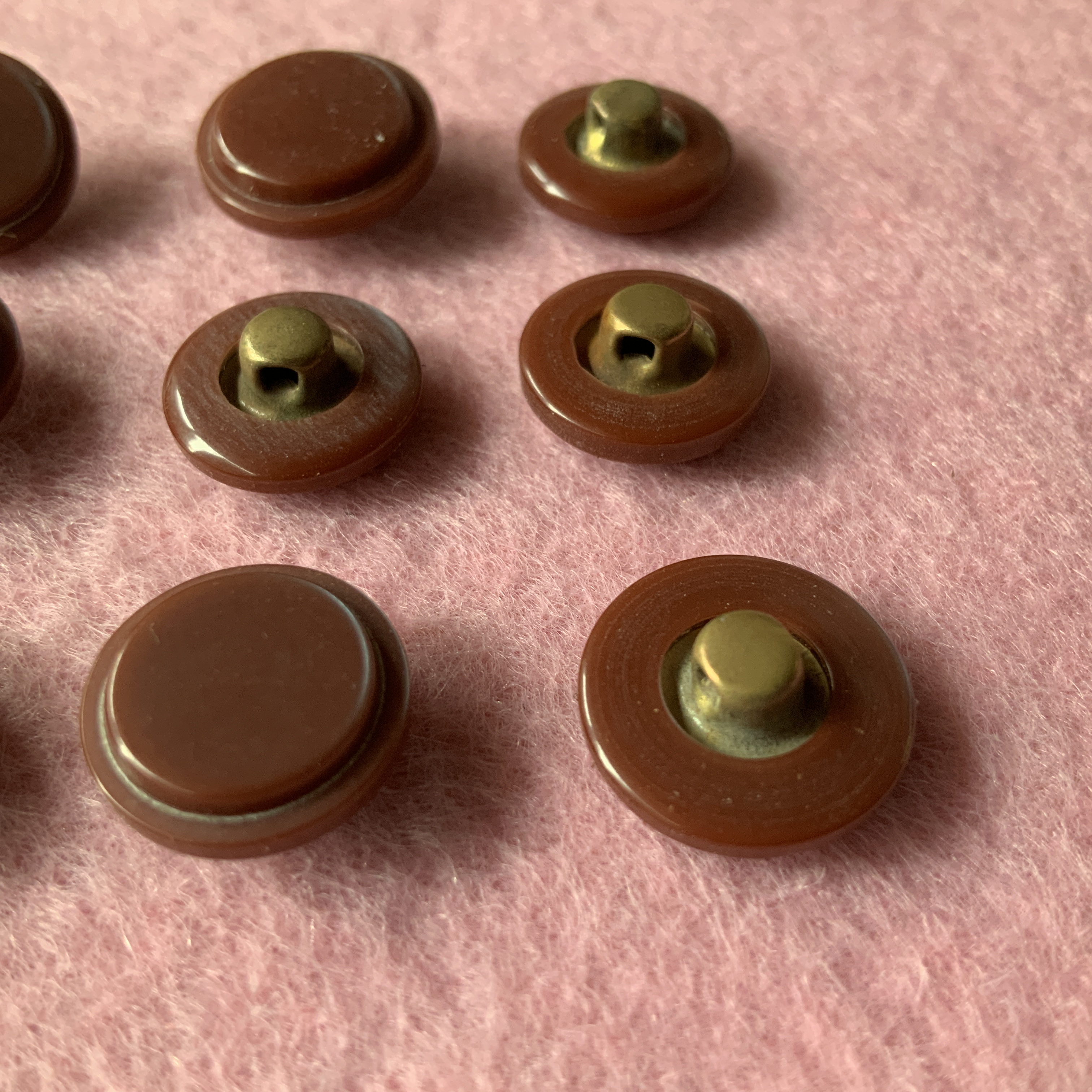 Bruine , vintage knoopjes