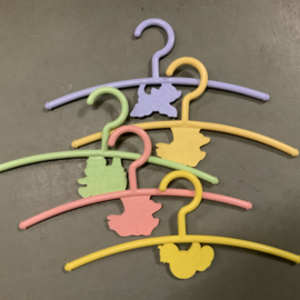 Set vintage kinderkleding hangers (set 1)