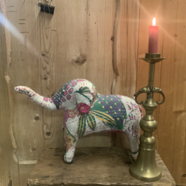 OLIFANT van stof
