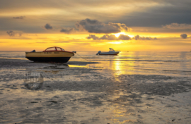 Bootjes op het Wad, ringen in de hoeken.