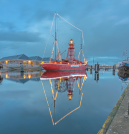 Lichtschip Texel in den Helder, ringen in de hoeken.