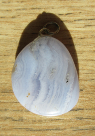 Chalcedoon hanger (K59)