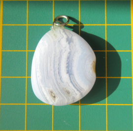 Chalcedoon hanger (K59)