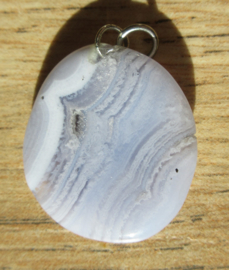 Chalcedoon hanger (K58)