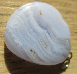 Chalcedoon hanger (K59)