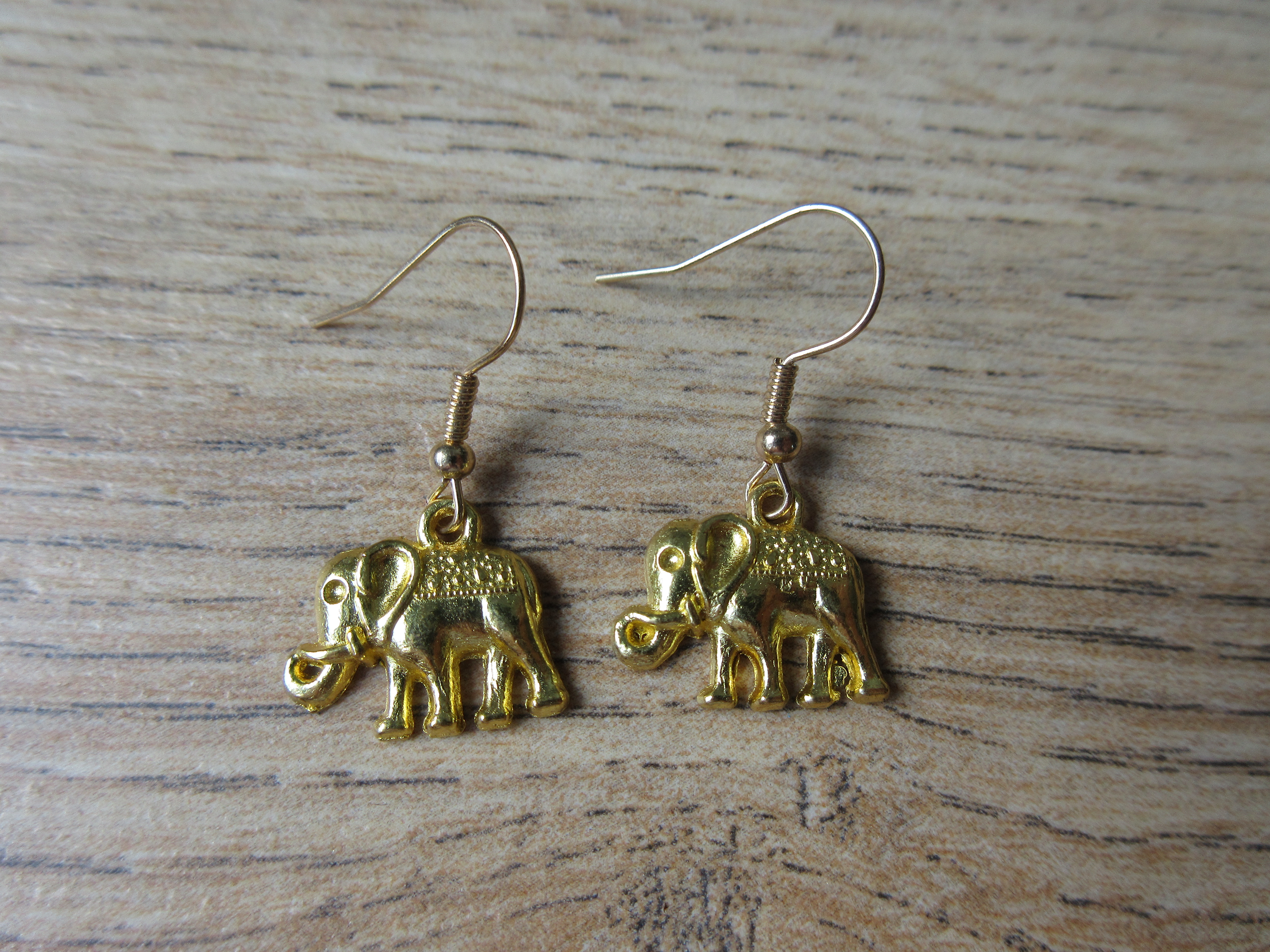 Olifant goudkleurig