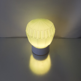 Thabur Art Deco plafondlamp in groen | Pastelgroene schroefbol