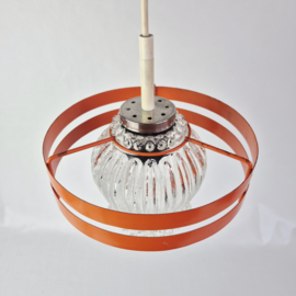Vintage hanglamp jaren 70 oranje metaal en bewerkt glas