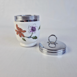Royal Worcester eierkoker met 'Astley'-bloemenpatroon