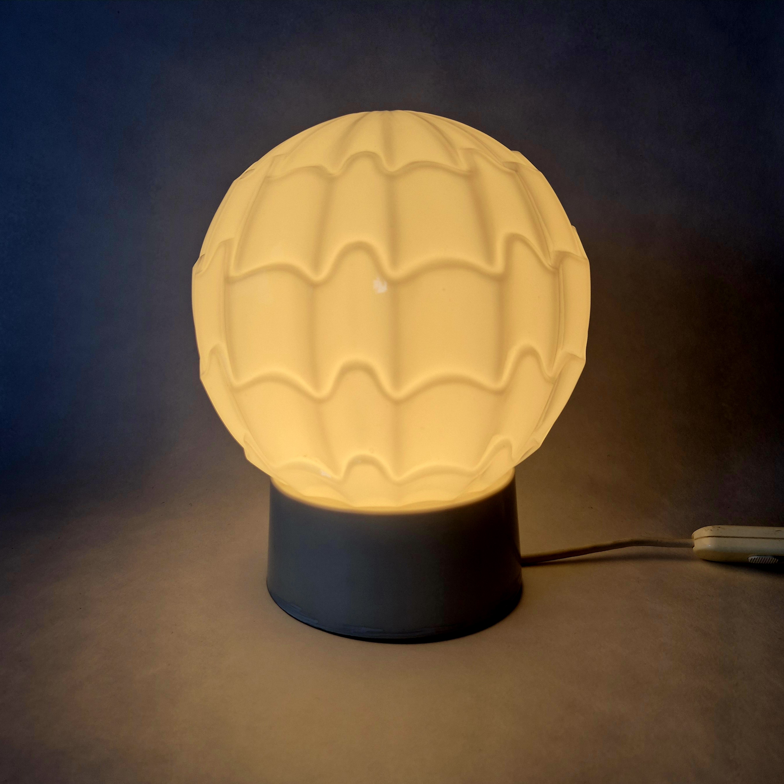 Thabur Art Deco plafondlamp wit | Witte Art Deco plafonniere schroefbol
