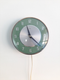 Vintage elektrische wandklok Metamec  |  MCM | jaren 50 groene klok