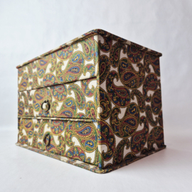 Vintage stoffen ladekastje met paisley print