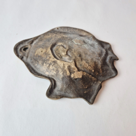 Vintage metalen schaaltje in de vorm van een gezicht