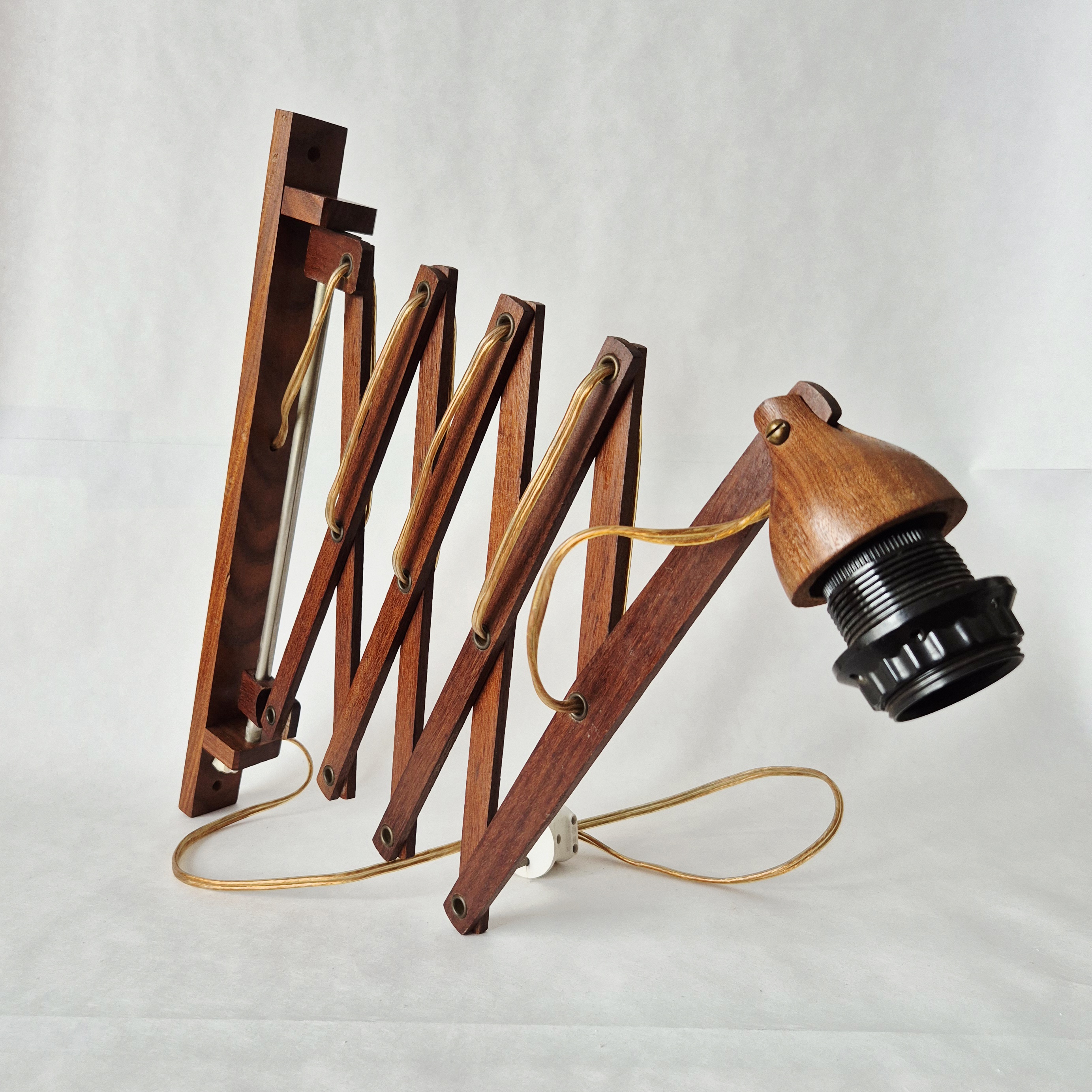 Houten schaarlamp met zwenkarm | Jaren 70 wandlamp