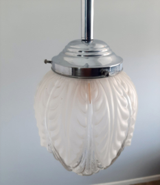 Art Deco glazen hanglamp | Hoge hanglamp met satijnglas in prachtig ontwerp | Origineel Art Deco lamp | Jaren 30 verlichting