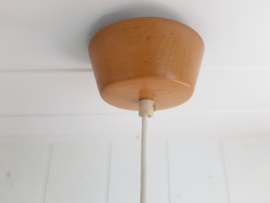 Vintage hanglamp met melkglazen lampenkap en houten armatuur, Japandi