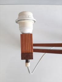 Houten wandlamp met zwenkarm | Jaren 70 schaarlamp