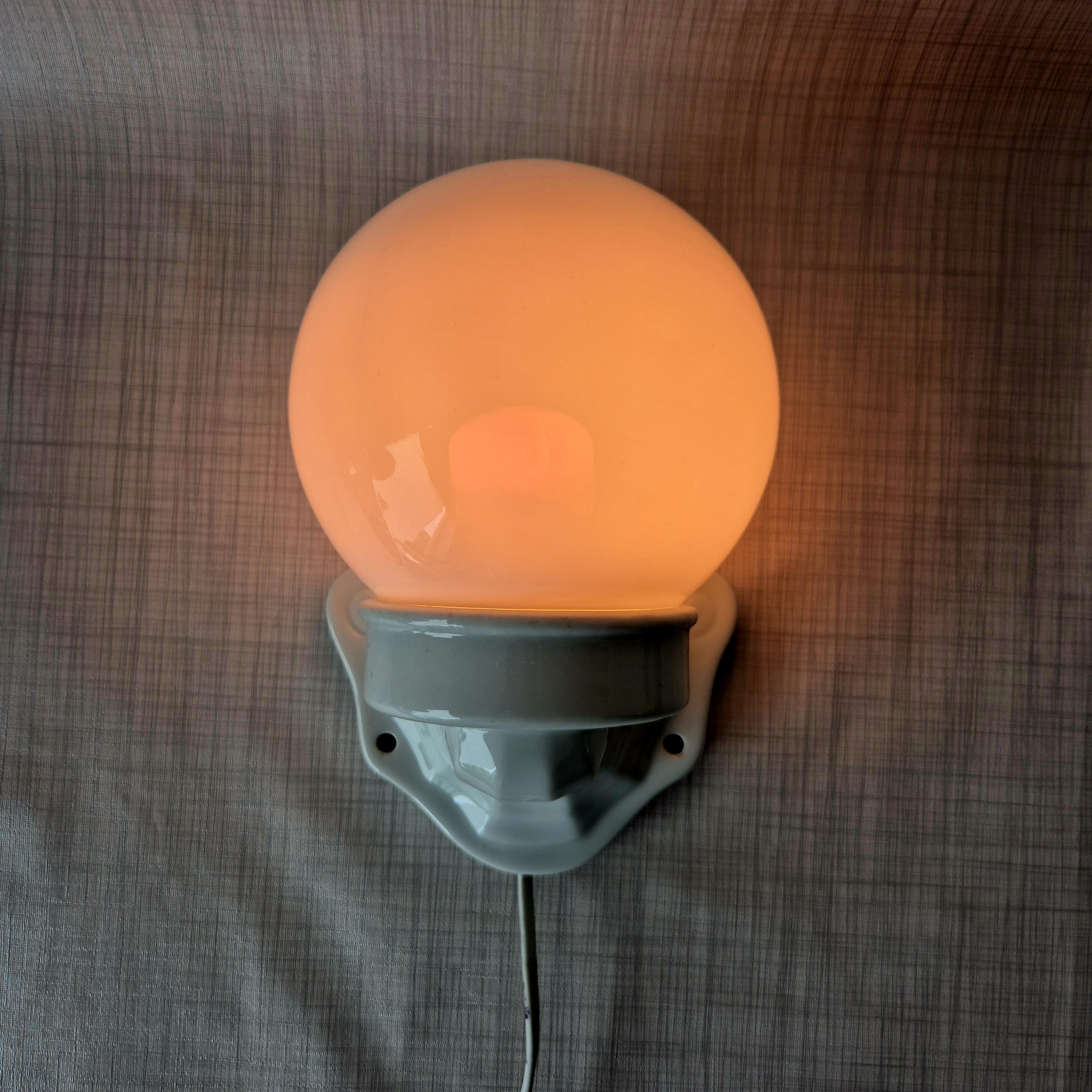 Wandlamp porselein Ges. Gesch. Germany | Porseleinen wandlamp uit de jaren 30