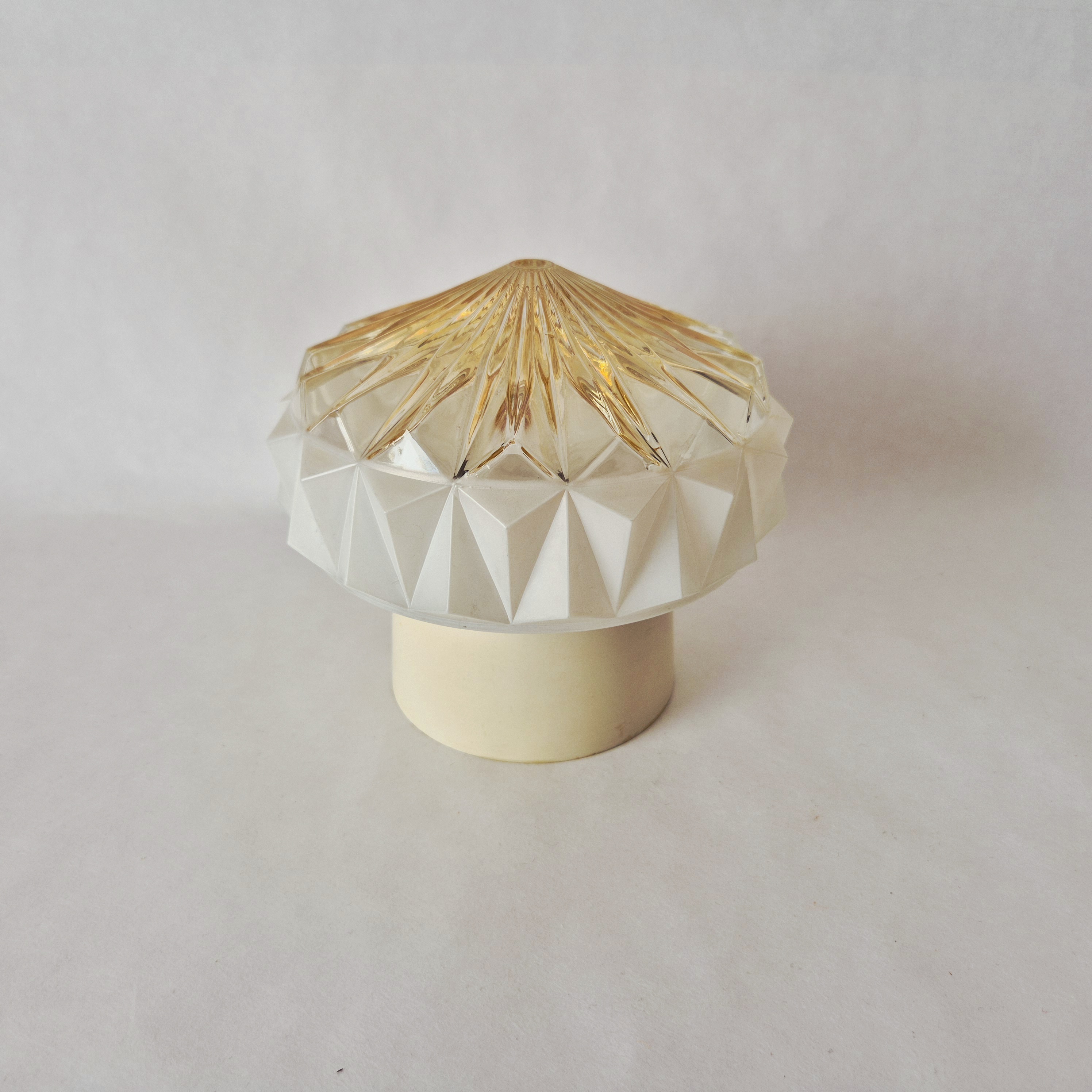Glazen plafondlamp uit de jaren 60 in Art Deco stijl | Vintage schroefbol