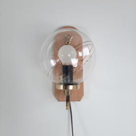 Jaren 80 wandlamp met glazen bol