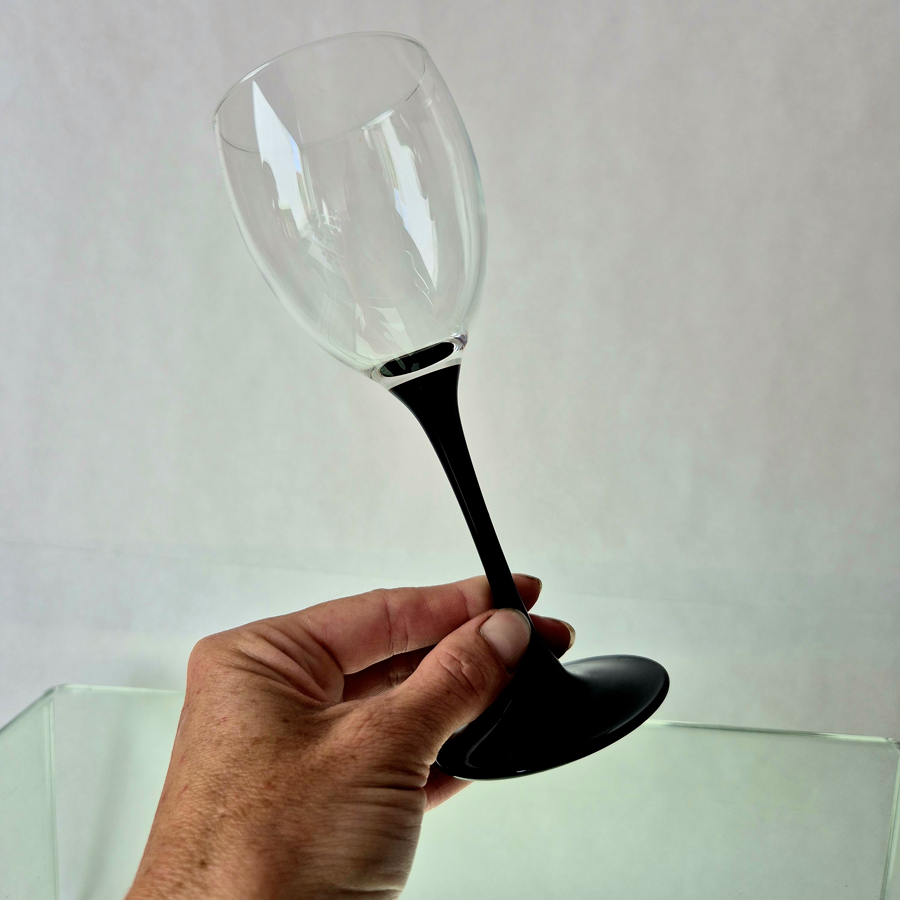Set Luminarc wijnglazen met zwarte voet | Vintage glazen | Set van 6 glazen