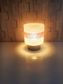 Jaren 60 plafonniere wit met rood, plafondlamp