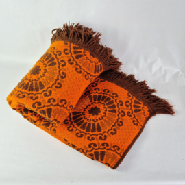 Vintage oranje tafelkleed met bruin mandala patroon