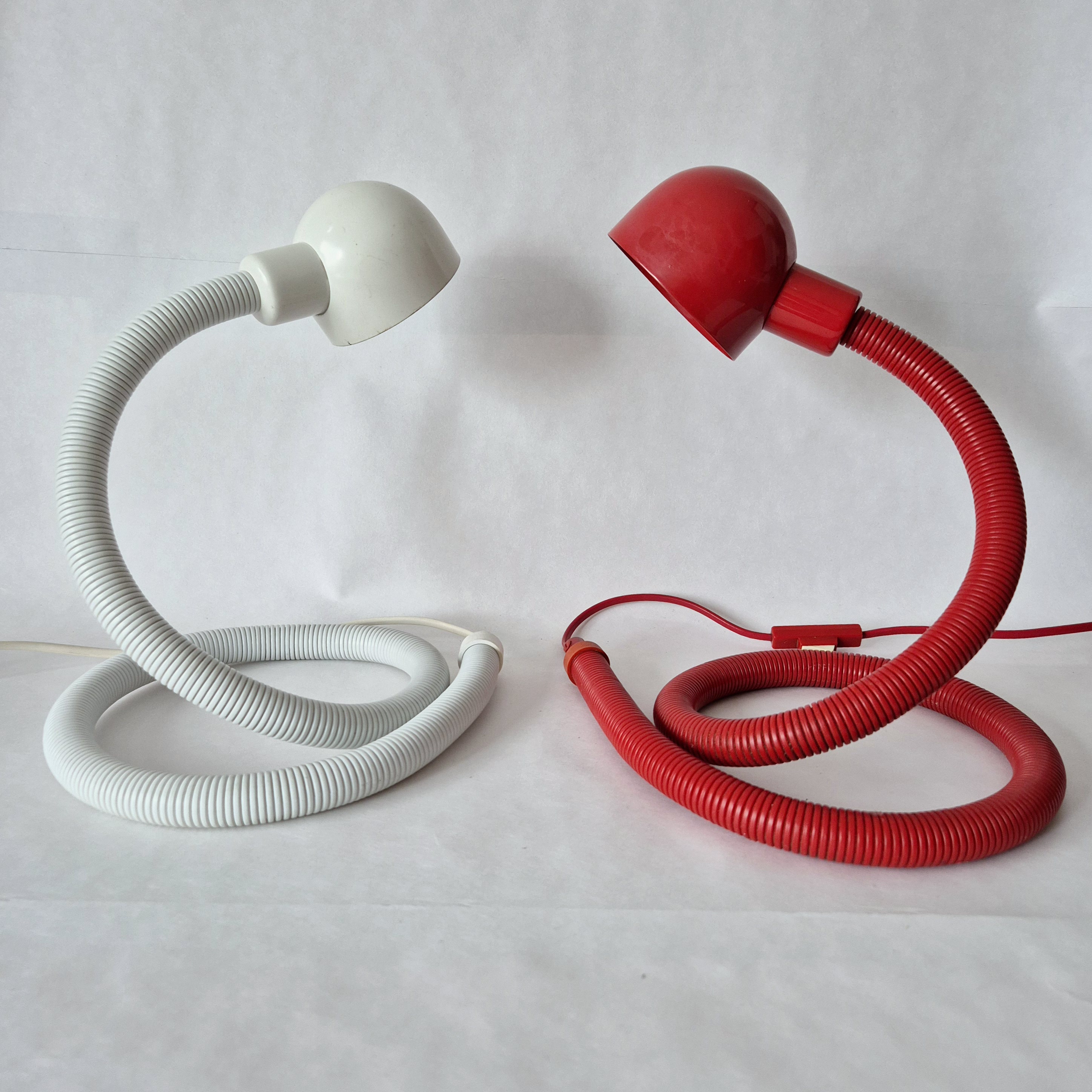 Snake lamp van Isao Hosoe | Valenti - Tafellamp - Hebi | Vintage slangenlamp | Snake lamp rood of wit