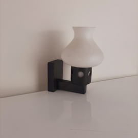 Vintage jaren 70 wandlampje | Houten lamp met glazen kapje