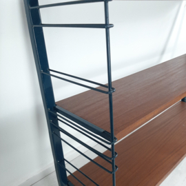 Vintage wandrek, boekenrek in Tomado-stijl