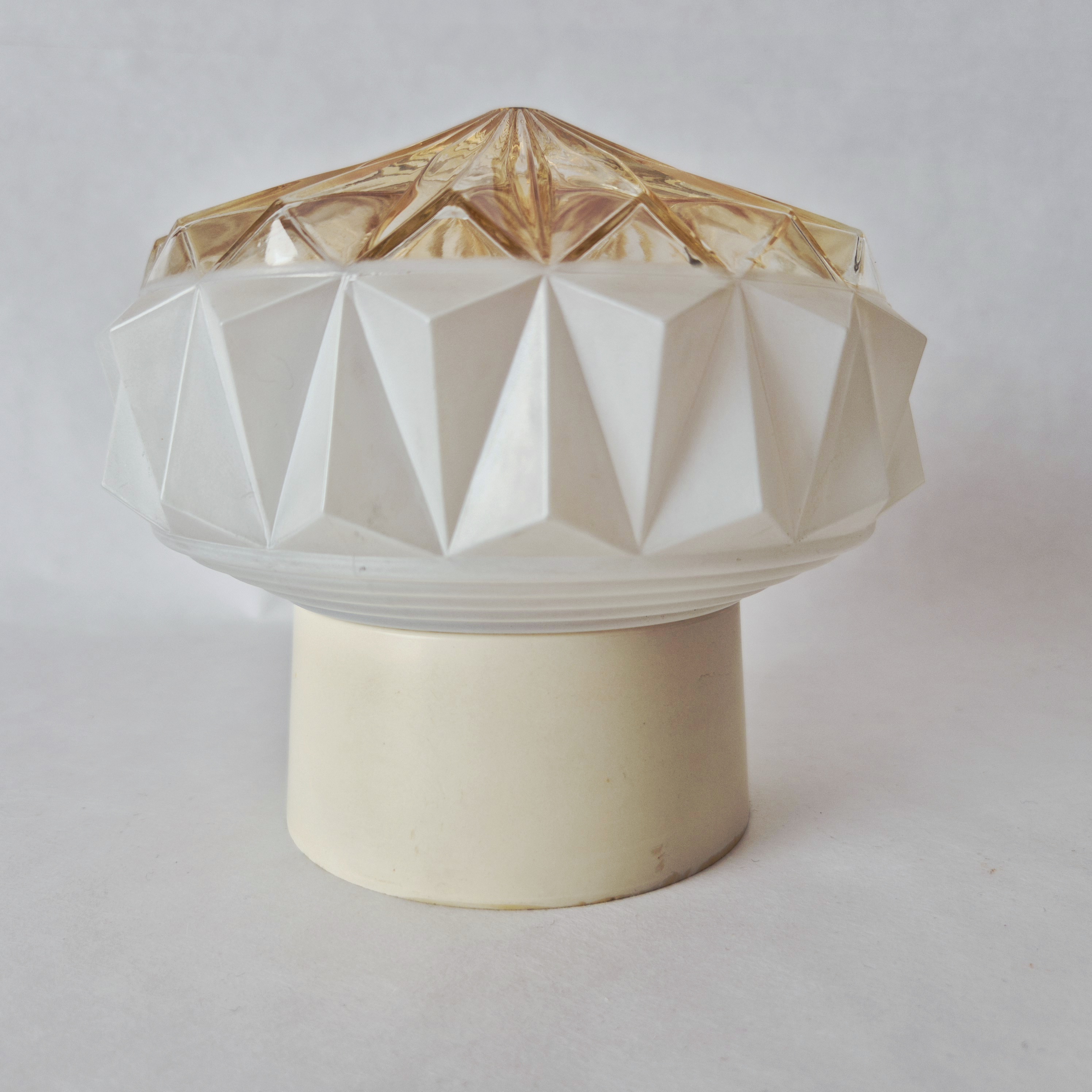 Glazen plafondlamp uit de jaren 60 in Art Deco stijl | Vintage schroefbol