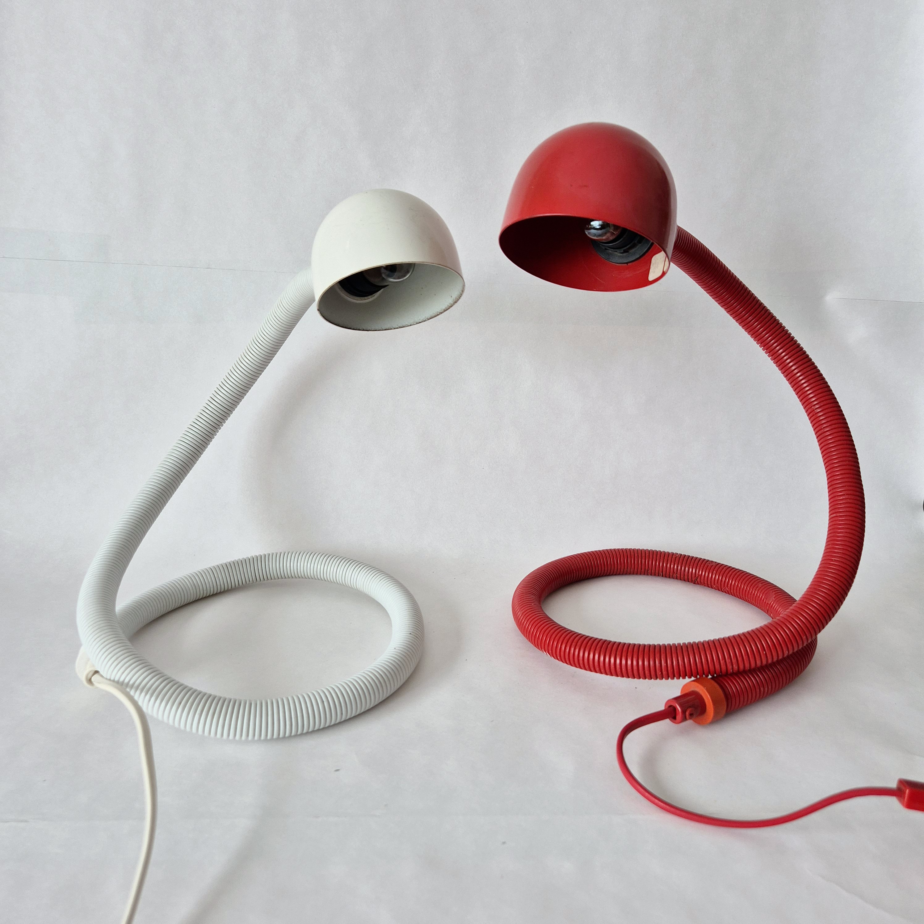 Snake lamp van Isao Hosoe | Valenti - Tafellamp - Hebi | Vintage slangenlamp | Snake lamp rood of wit